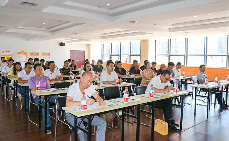 熱烈祝賀正?！吨圃煨推髽I(yè)生產(chǎn)運作管理》專題公益講座在溫州成功舉辦