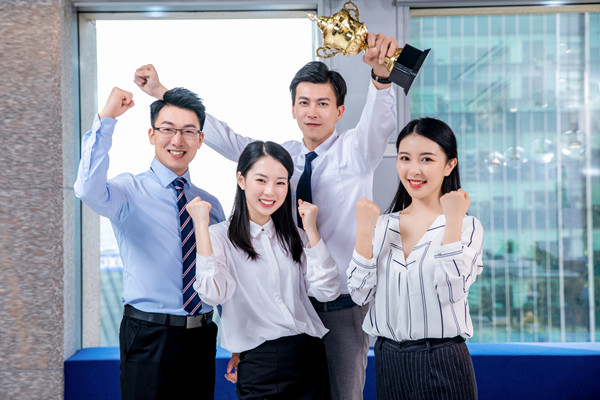 優(yōu)化組織內(nèi)部協(xié)同與溝通機(jī)制，提高組織效率和執(zhí)行力