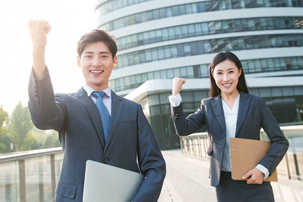 集團管控：統(tǒng)一策略、優(yōu)化運營、提升效率