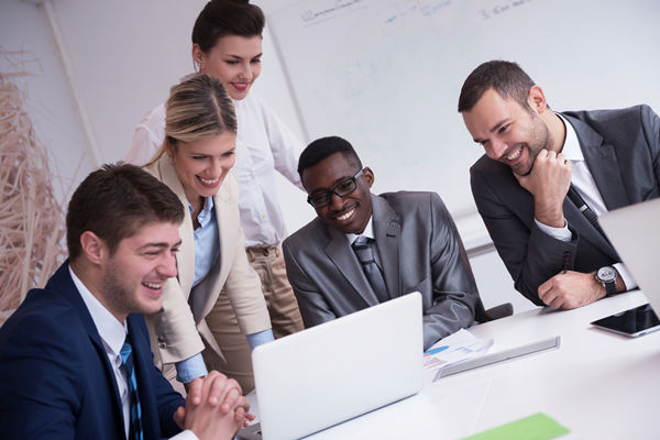 多元化團隊的績效管理：適應(yīng)多元化環(huán)境，促進團隊和諧