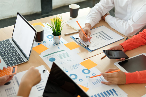 薪酬調(diào)整機制：定期調(diào)整，保持競爭力