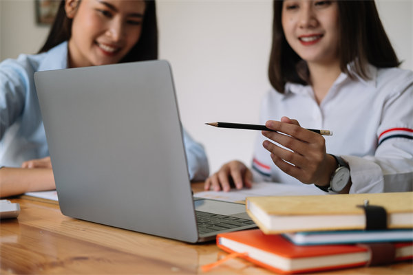 聚焦年度目標(biāo)，精心策劃經(jīng)營(yíng)，計(jì)劃引領(lǐng)企業(yè)前行