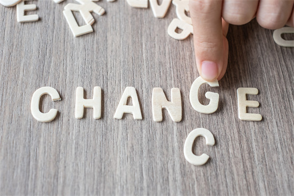 創(chuàng)新企業(yè)管理模式，引領行業(yè)變革，塑造品牌力量