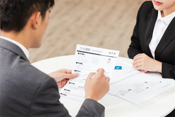 人才挖掘與選拔：全面評(píng)估候選人能力，選拔優(yōu)秀人才