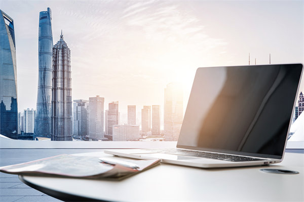 精心制定經(jīng)營策略，確保企業(yè)穩(wěn)健發(fā)展，實現(xiàn)長期盈利