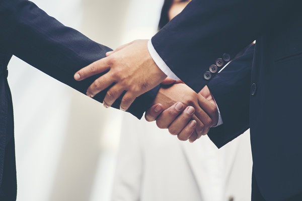 面對人才流失，企業(yè)應(yīng)采取哪些策略留住關(guān)鍵員工？