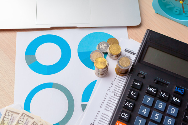 預(yù)算管理過程中如何有效應(yīng)對(duì)市場(chǎng)波動(dòng)與不確定性？