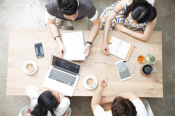 企業(yè)文化如何深度融合HR管理，增強(qiáng)團(tuán)隊凝聚力？