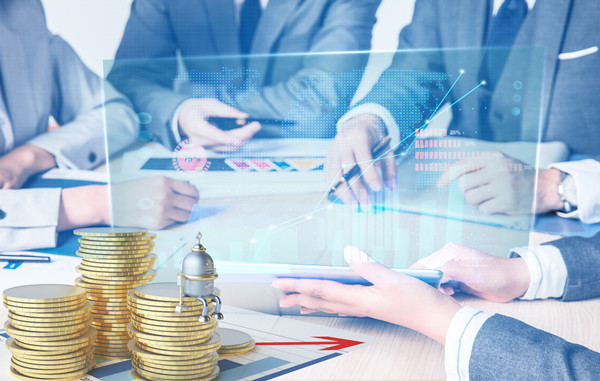 年度計劃中，如何量化評估風(fēng)險與應(yīng)對策略？