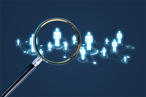 如何平衡長期戰(zhàn)略規(guī)劃與短期預(yù)算目標(biāo)的矛盾與沖突？