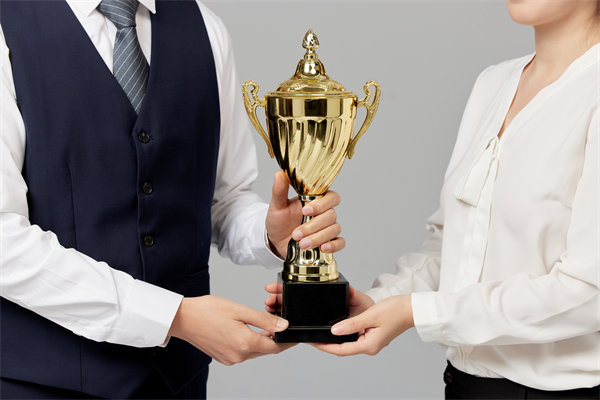 如何有效招聘并留住頂尖人才，提升團(tuán)隊(duì)競(jìng)爭(zhēng)力？