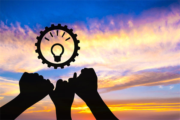 在全球化下，跨國企業(yè)如何規(guī)劃組織結(jié)構(gòu)與運(yùn)營模式？