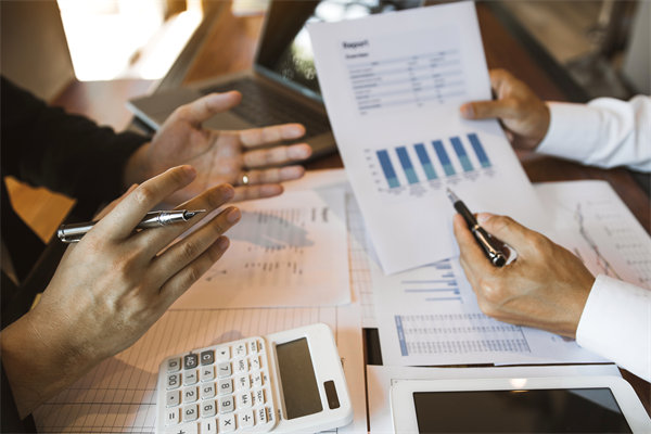 薪酬結(jié)構(gòu)如何平衡固定與浮動部分，激勵員工績效？