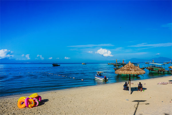 管理咨詢?nèi)绾螢榛葜萜髽I(yè)打造核心競爭力？具體策略是？