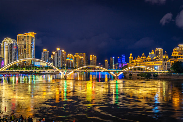 管理咨詢(xún)?nèi)绾沃ΩＶ葜行∑髽I(yè)突破發(fā)展瓶頸？