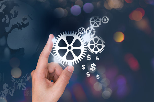 在薪酬體系設(shè)計(jì)時(shí)，應(yīng)如何考慮行業(yè)標(biāo)準(zhǔn)和市場變化？