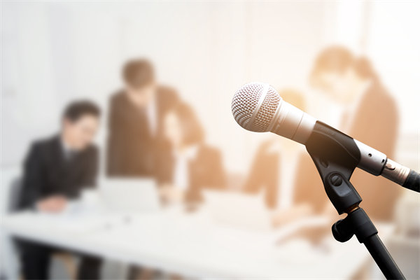 年度經(jīng)營計劃中的員工培訓(xùn)與發(fā)展計劃如何設(shè)計？