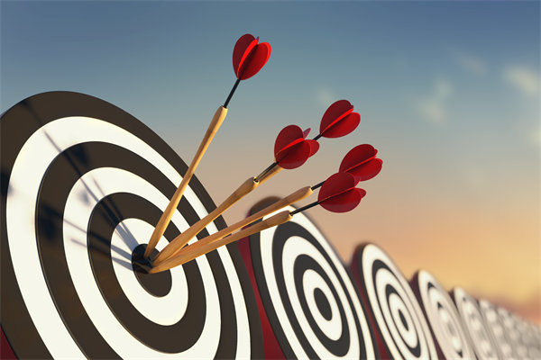 制定年度預(yù)算時，如何兼顧創(chuàng)新投入與成本控制？