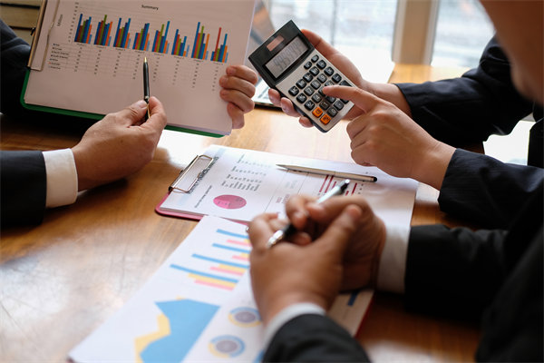 企業(yè)薪酬預(yù)算有限，如何合理分配以實(shí)現(xiàn)最大效益？