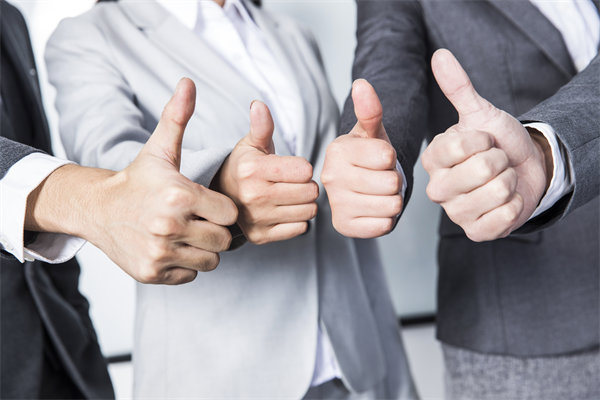 如何平衡員工個(gè)人績效與企業(yè)整體目標(biāo)，實(shí)現(xiàn)雙贏？