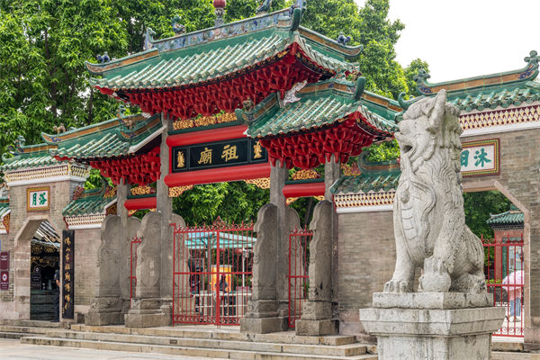 佛山戰(zhàn)略咨詢公司如何為企業(yè)定制長遠戰(zhàn)略規(guī)劃？