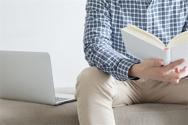 面對(duì)市場快速變化，組織規(guī)劃如何保持靈活性與前瞻性？