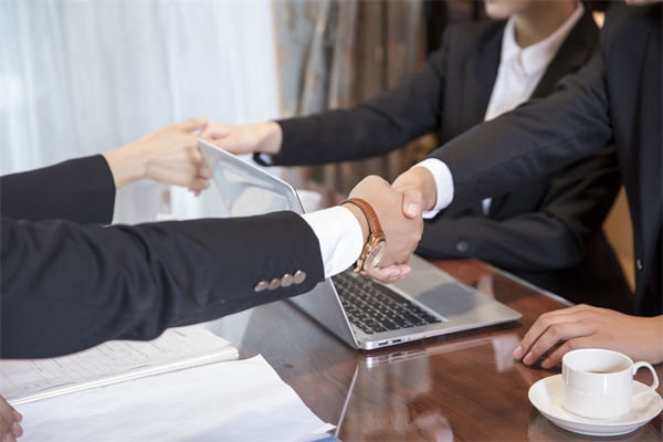 如何通過(guò)績(jī)效咨詢提升企業(yè)的整體運(yùn)營(yíng)效率？