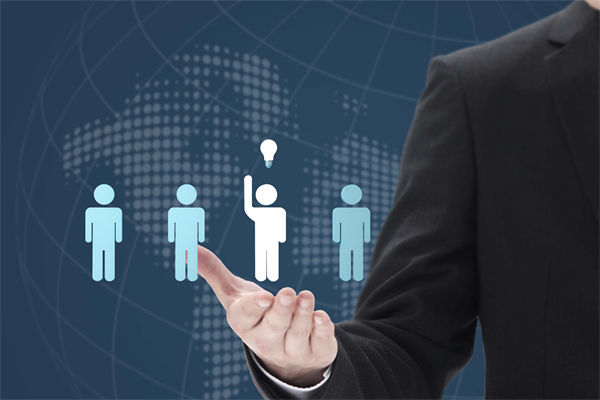 制定年度經(jīng)營計劃時，如何平衡創(chuàng)新與風險？