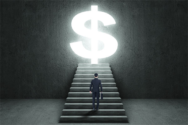 薪酬管理中，如何考慮員工個人發(fā)展，實現(xiàn)長期激勵？