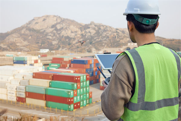 供應(yīng)鏈管理中，如何確保供應(yīng)鏈透明度與安全性？