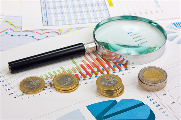 預(yù)算編制時(shí)，如何平衡長期規(guī)劃與短期資金需求？