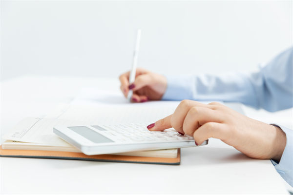 充電寶公司494名員工年入超百萬，對企業(yè)預算的啟示