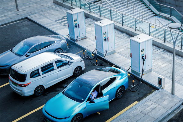 市場(chǎng)競(jìng)爭(zhēng)激烈如戰(zhàn)場(chǎng)，年度經(jīng)營(yíng)計(jì)劃助你搶占制勝高地