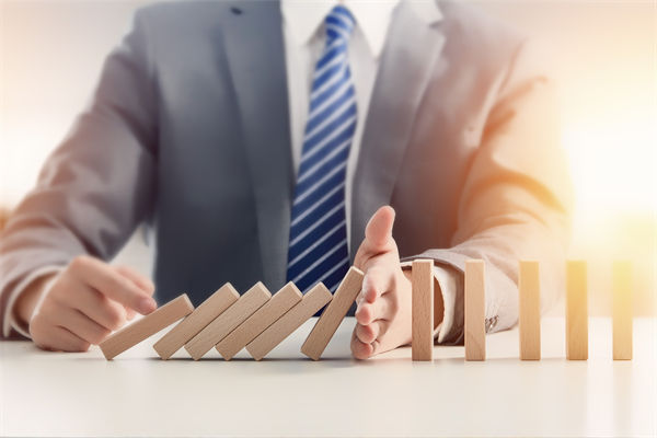 A股開盤大跌，近800股跌超9%，關(guān)聯(lián)企業(yè)如何調(diào)整戰(zhàn)略？