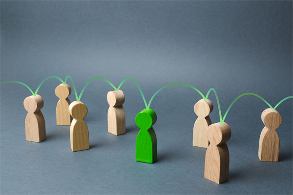 戰(zhàn)略執(zhí)行層層衰減，集團(tuán)管控如何確保目標(biāo)精準(zhǔn)落地？