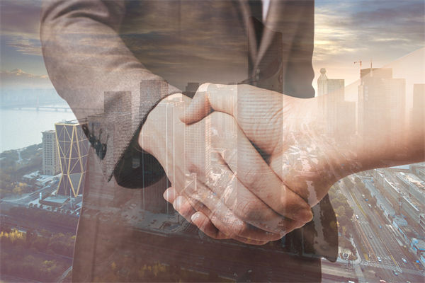 面對(duì)不確定性環(huán)境，企業(yè)如何制定靈活的戰(zhàn)略應(yīng)對(duì)方案？