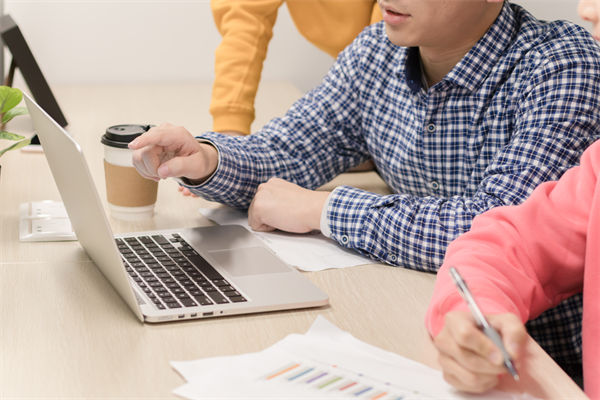 企業(yè)文化該灌輸還是共生？多數(shù)管理者都選錯了方向！