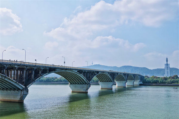 長沙湘江特大橋突發(fā)大火，組織規(guī)劃管理有何啟示？