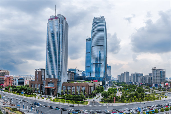 集團(tuán)子公司各自為戰(zhàn)內(nèi)耗嚴(yán)重，東莞集團(tuán)管控咨詢公司能協(xié)助解決嗎？