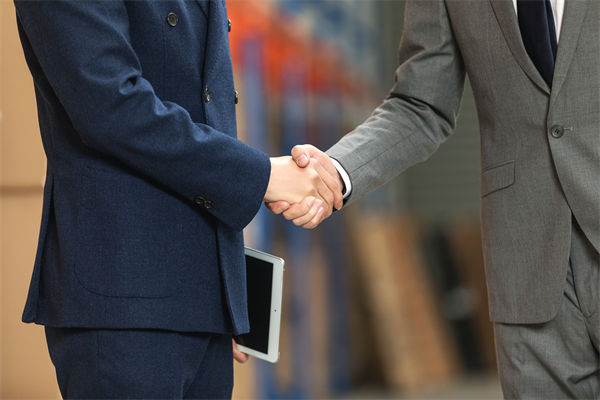 精益生產(chǎn)管理咨詢(xún)公司，能幫工廠(chǎng)減少浪費(fèi)降成本嗎？